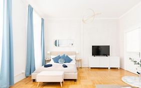 Spacious And Near Metro I Close To Parks I Akh